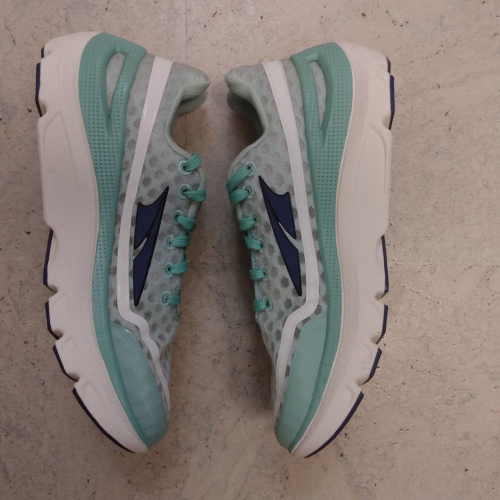 Altra Paradigm Women's size 8.5